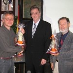 Cornelius Gutenbrunner (Vorstand des Marburger Weltladens), Egon Vaupel (Oberbürgermeister der Stadt Marburg), Bodo Lindenlaub (Bürgerbeauftragter der Stadt Eisenach)