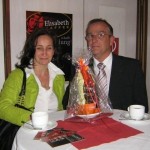 Sturmius Schneider (Bistum Fulda - Missio Aachen) bei der Kaffeeprobe